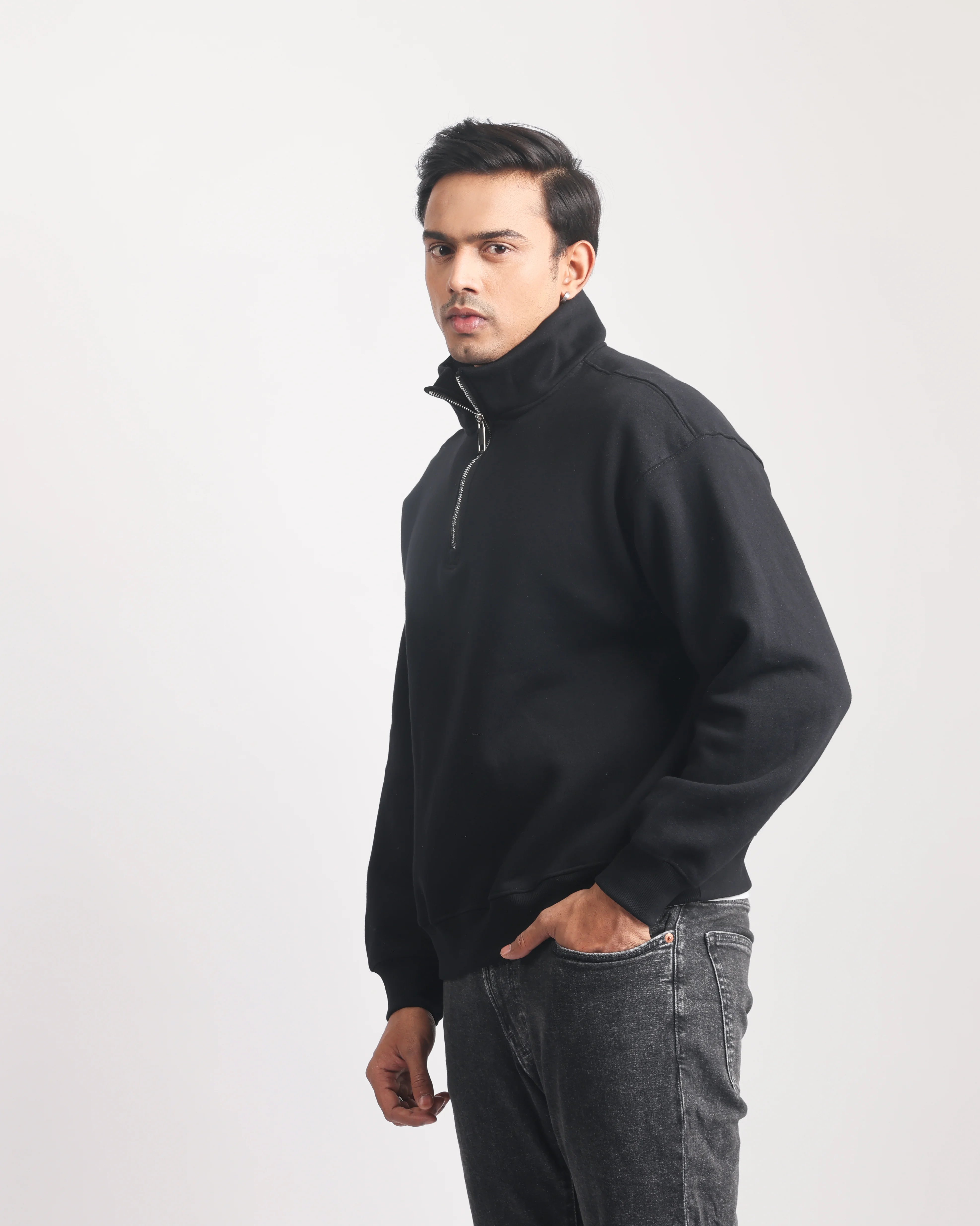 BLACK ZIP TOP SWEATSHIRT